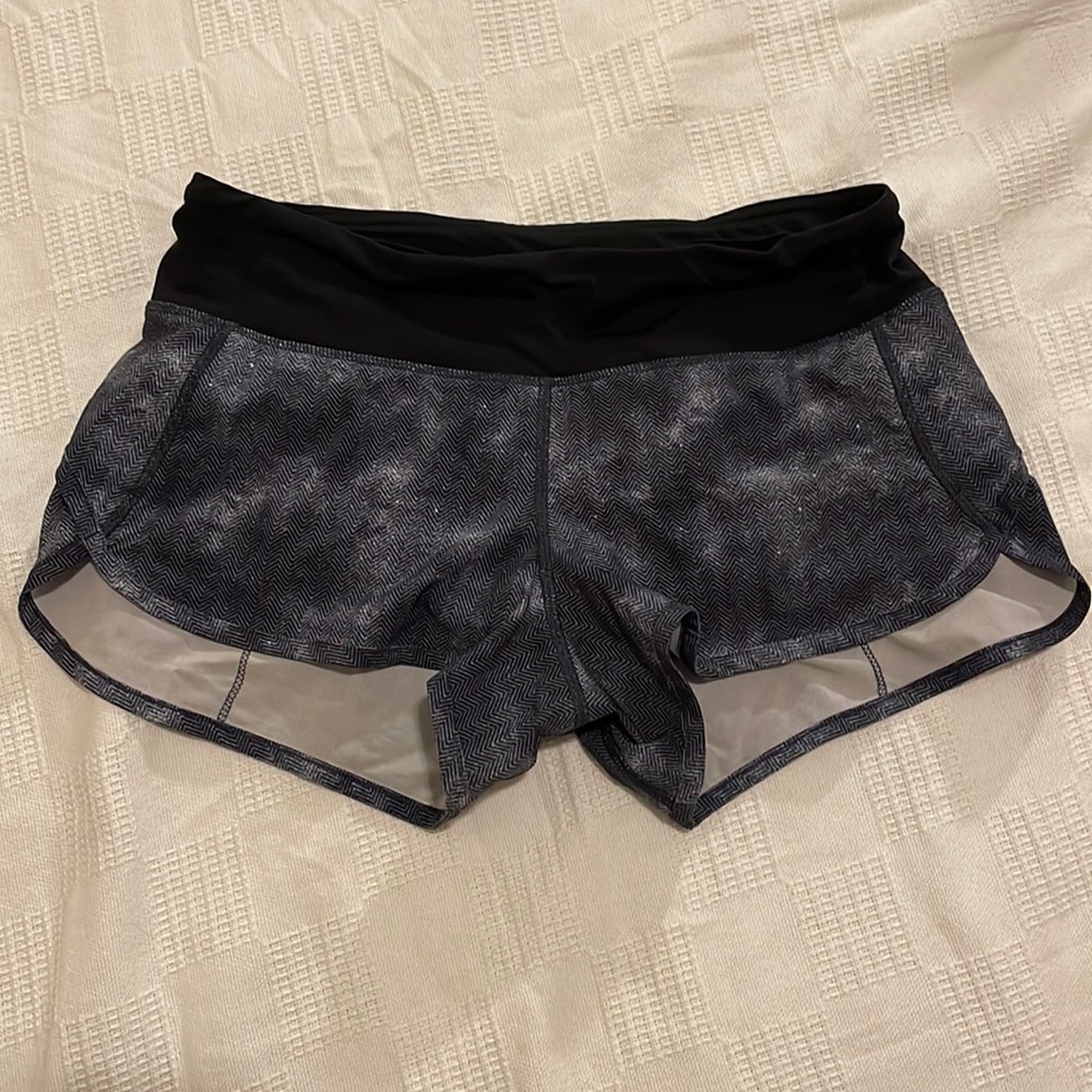 Speed Up Low-Rise Lined Short 2.5" NWOT